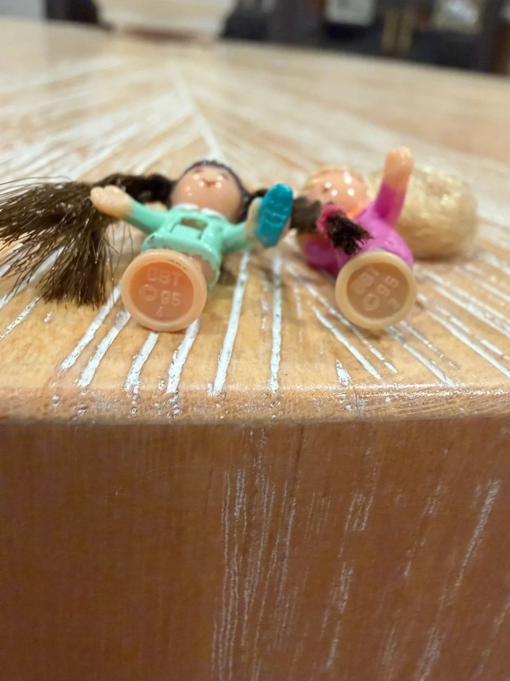 Set of 1995 Polly Pocket Comb 'n Curl Salon dolls x2